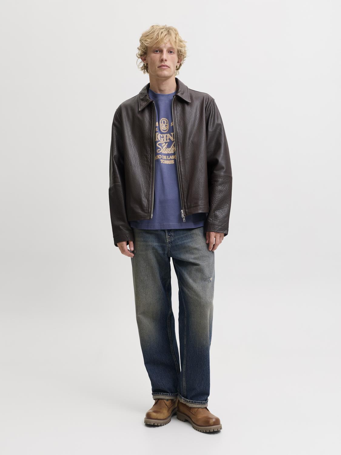 model_shot-front_full